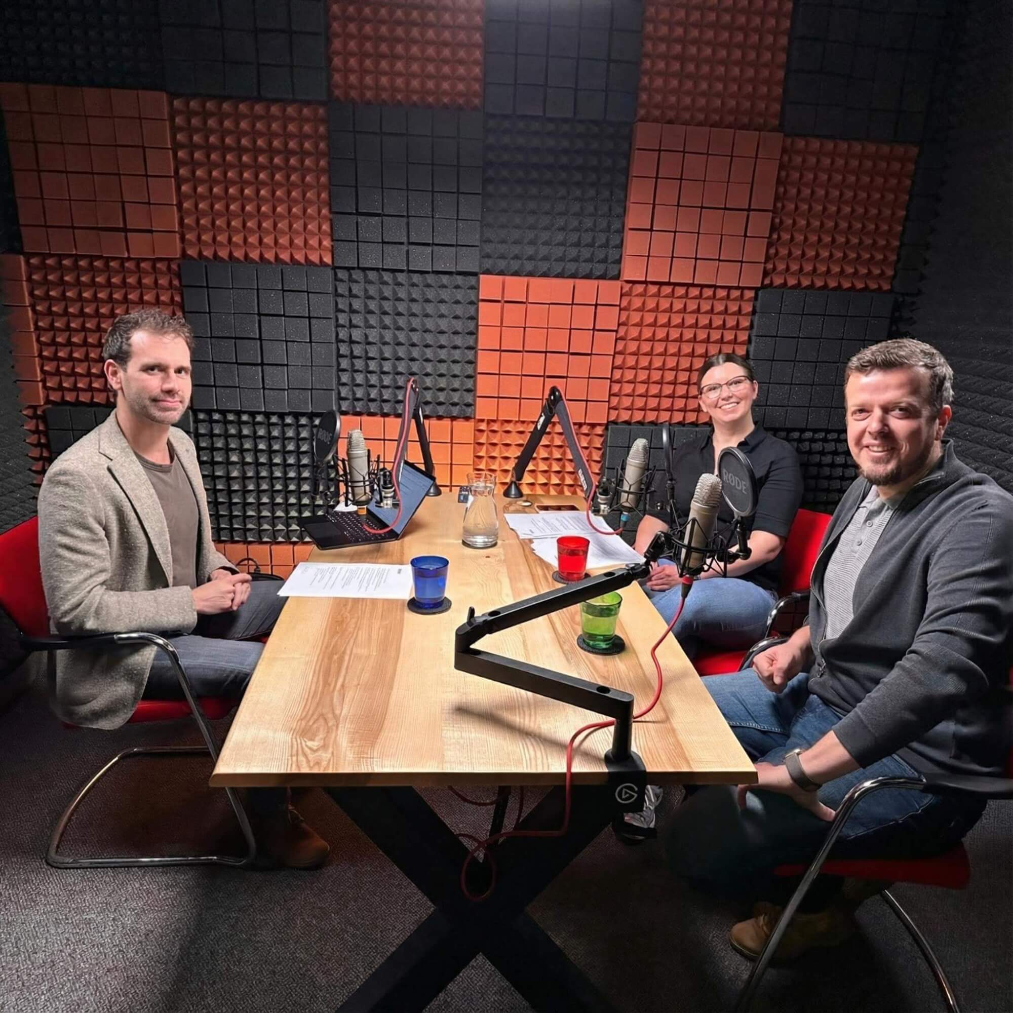 AI transformace na post-itech: Seyfor v podcastu CAFIN TALKS