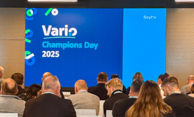 Účastníci sedící v sále před zahájením programu Vario Champions Day 2025.