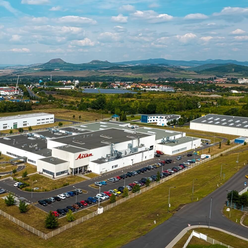 Budova Aisan Industry v Lounech, výrobní závod pro automobilový průmysl