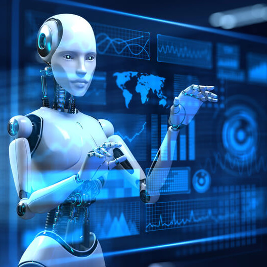 Bílý humanoidní robot interagující s holografickým rozhraním a datovou analýzou v prostředí moderní maloobchodní prodejny.