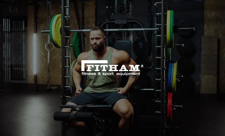 Profesionální fitness zařízení Fitham používané v provozu fitness centra.